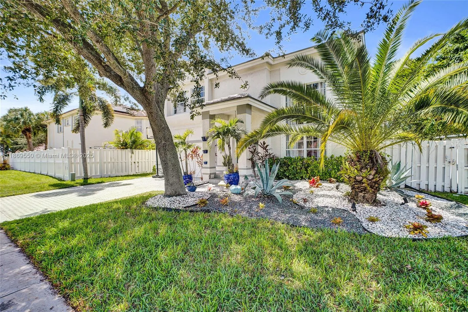 85 Gables Blvd