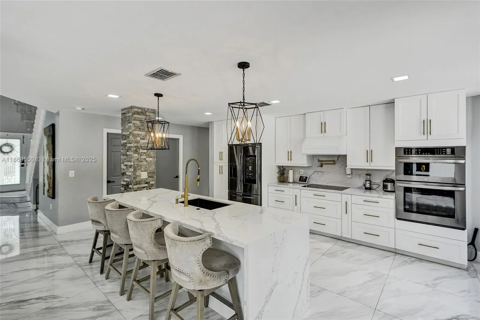 85 Gables Blvd