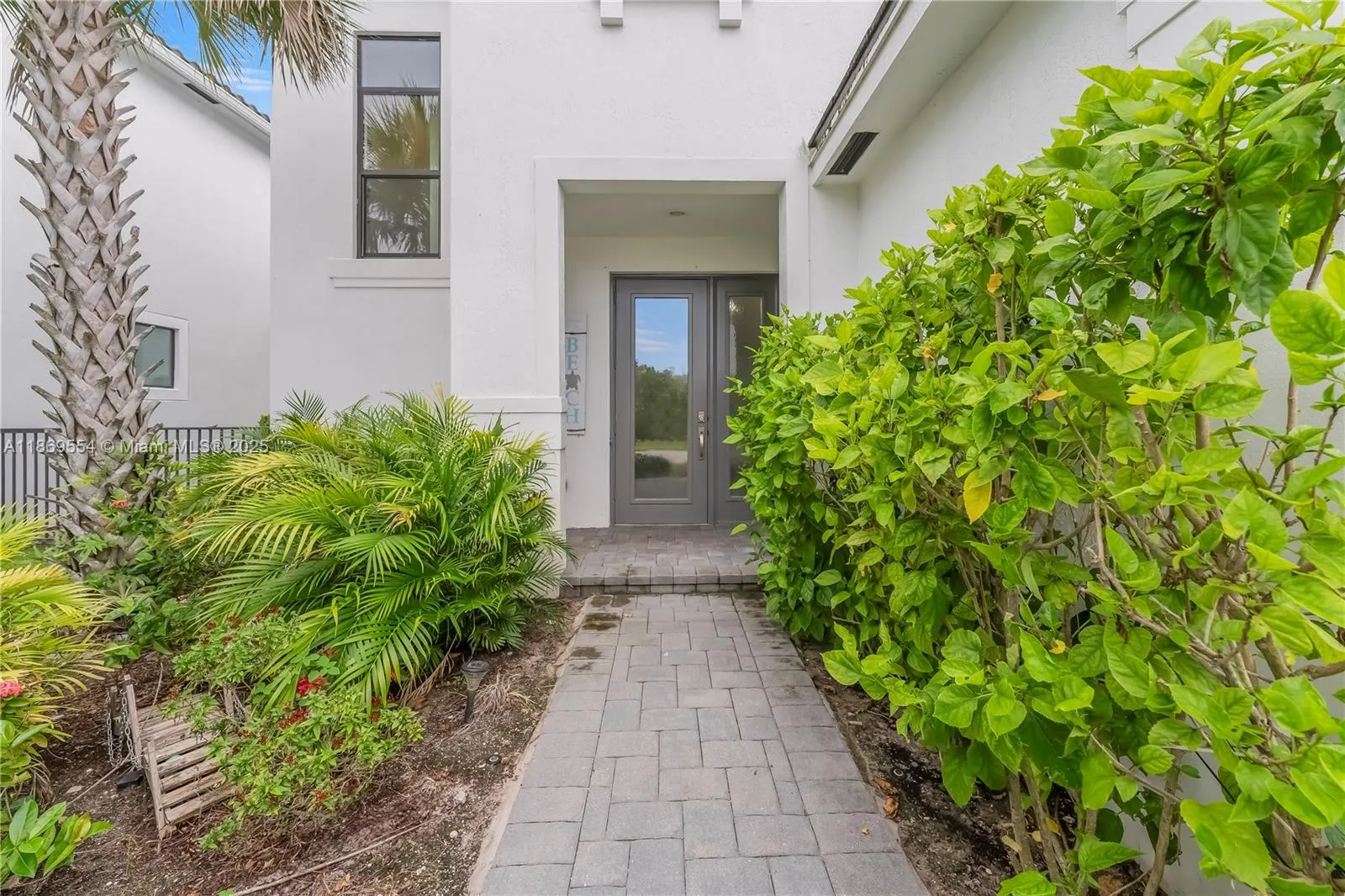 7356 Estero Dr