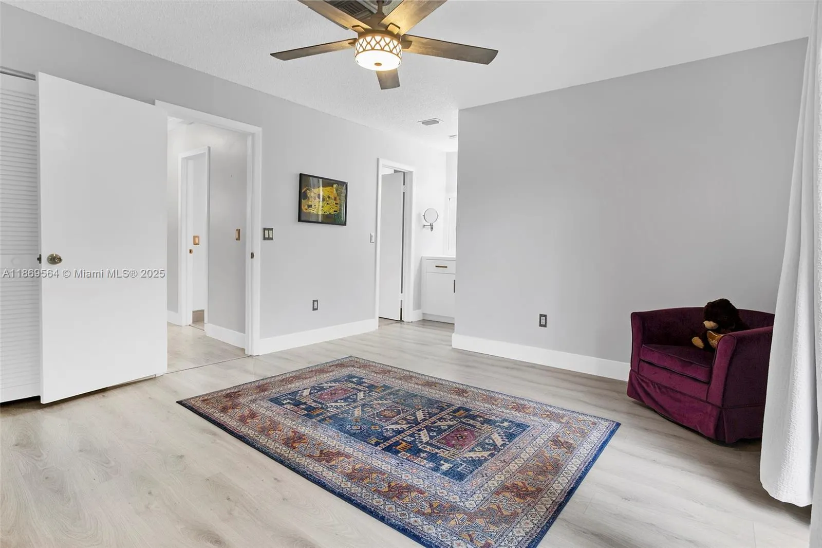 469 SE 14th St