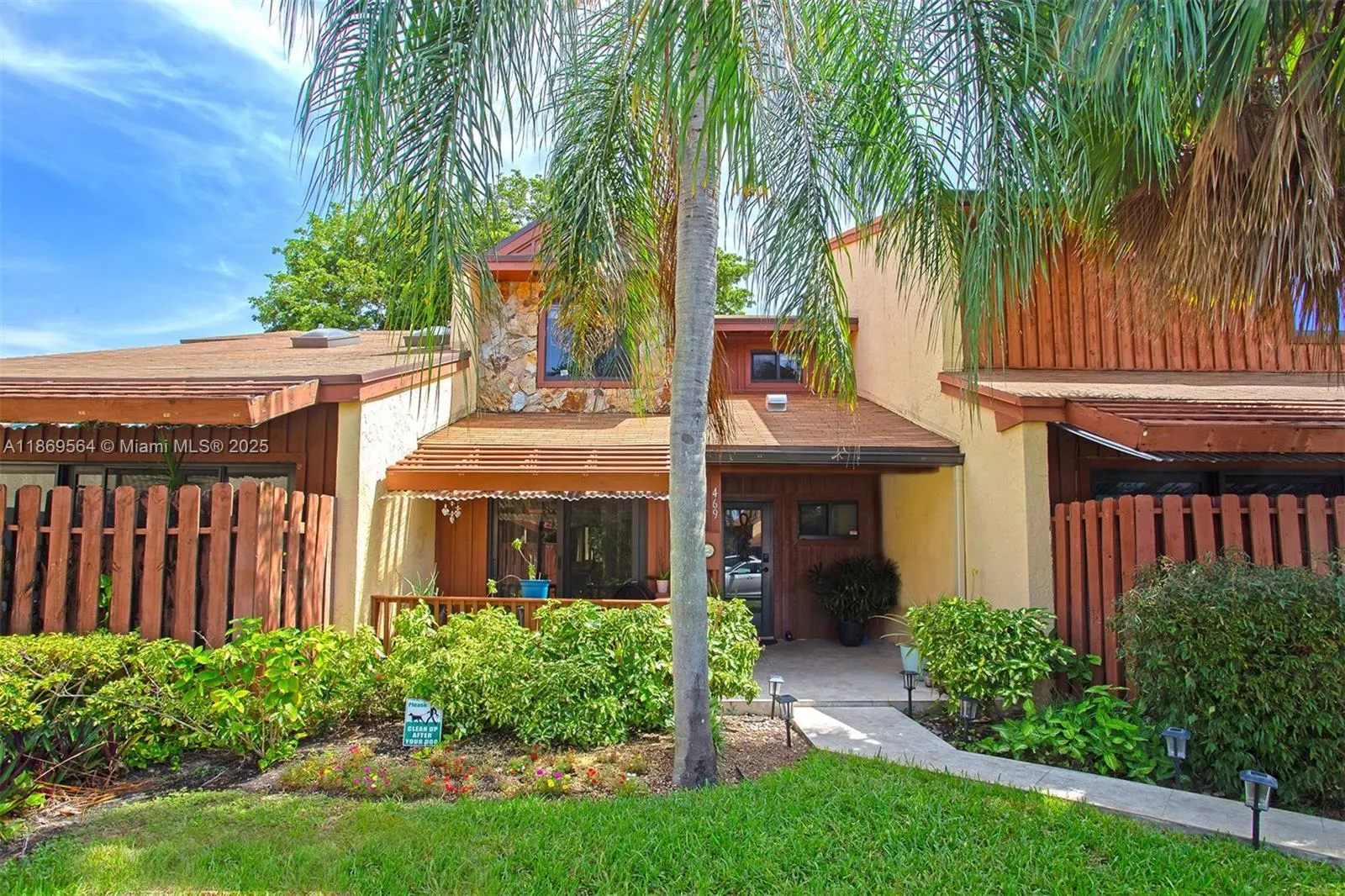 469 SE 14th St