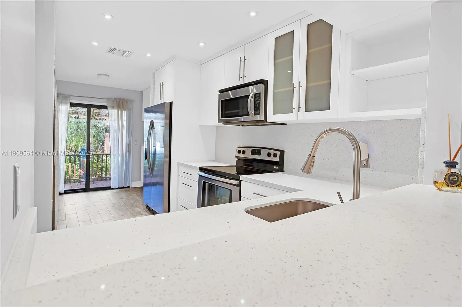 469 SE 14th St