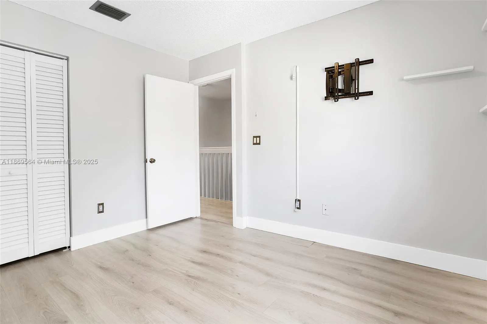 469 SE 14th St