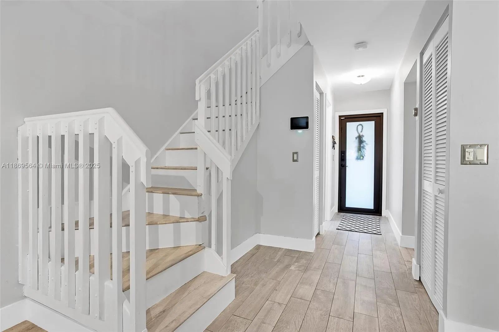 469 SE 14th St