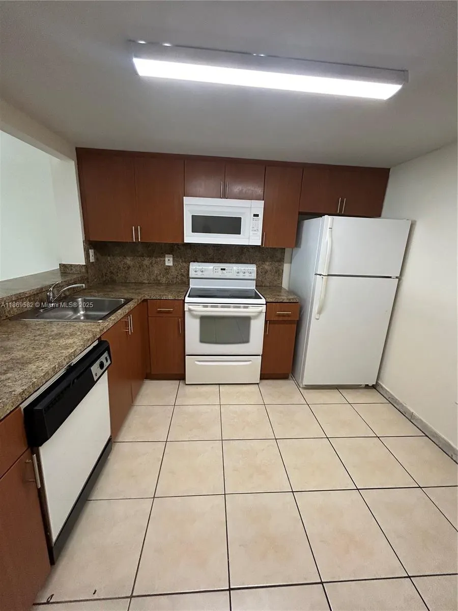 1250 NE 125th St, #207C