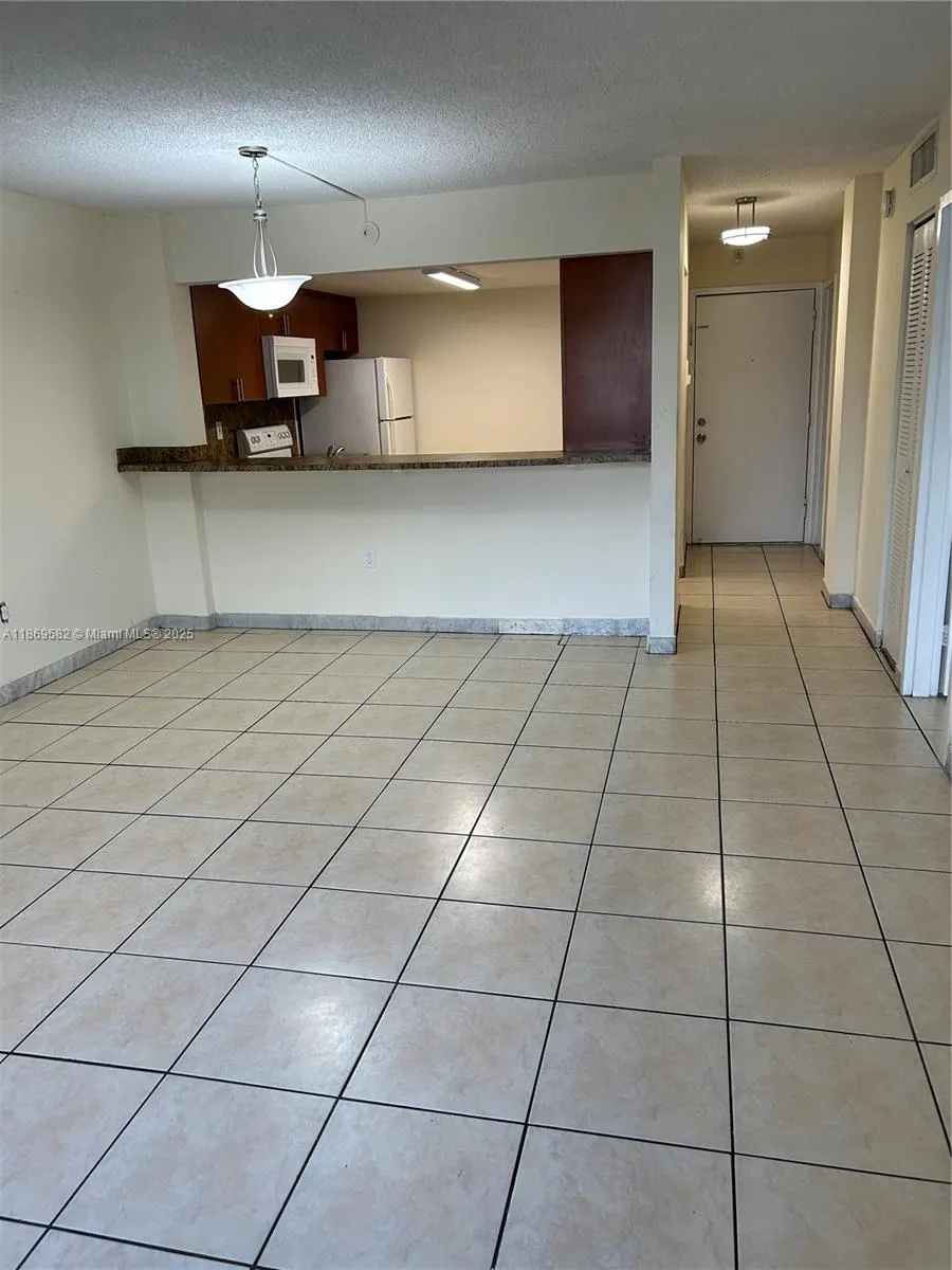 1250 NE 125th St, #207C