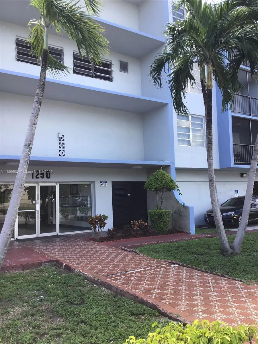 1250 NE 125th St, #207C