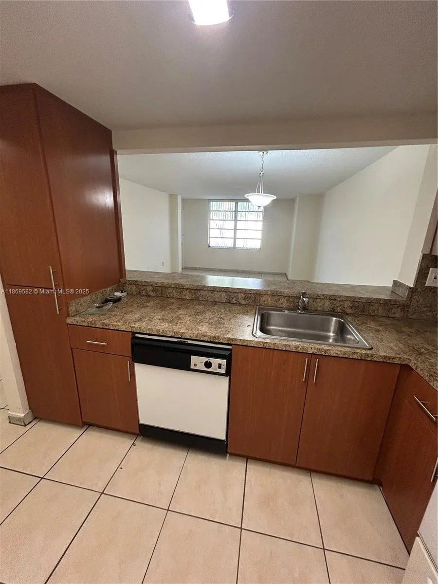 1250 NE 125th St, #207C