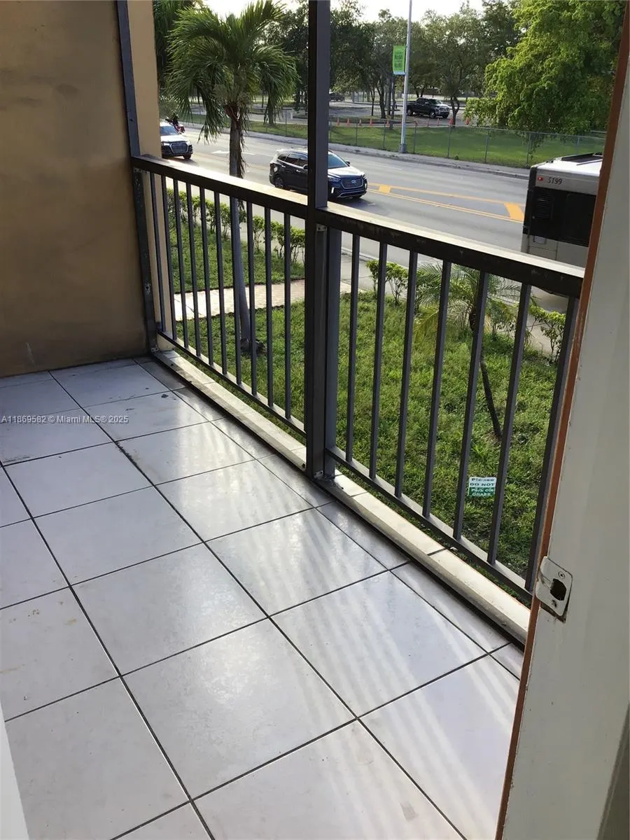1250 NE 125th St, #207C