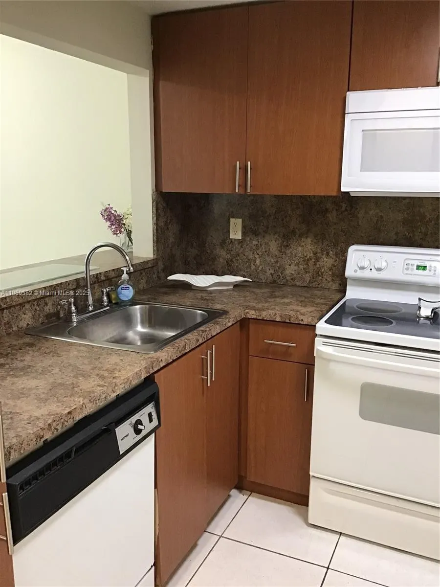 1250 NE 125th St, #207C