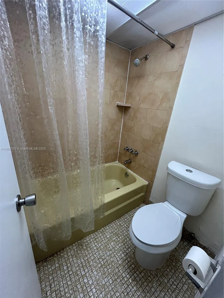 1250 NE 125th St, #207C