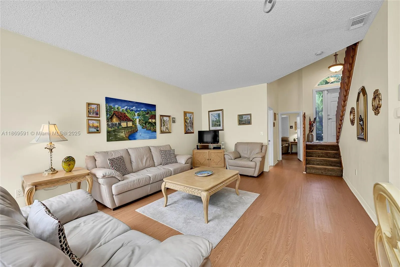 3155 N 37th Ave