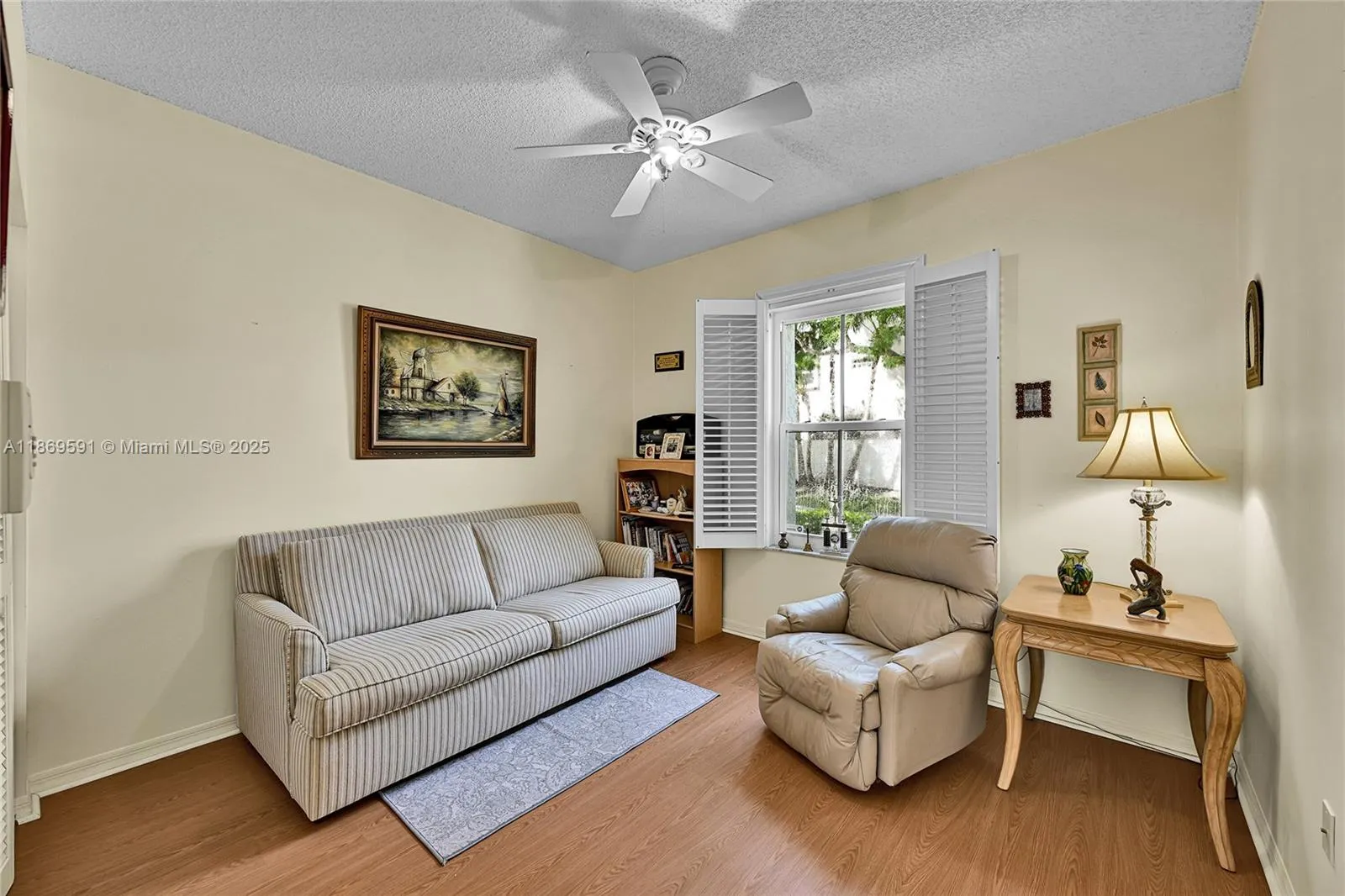 3155 N 37th Ave