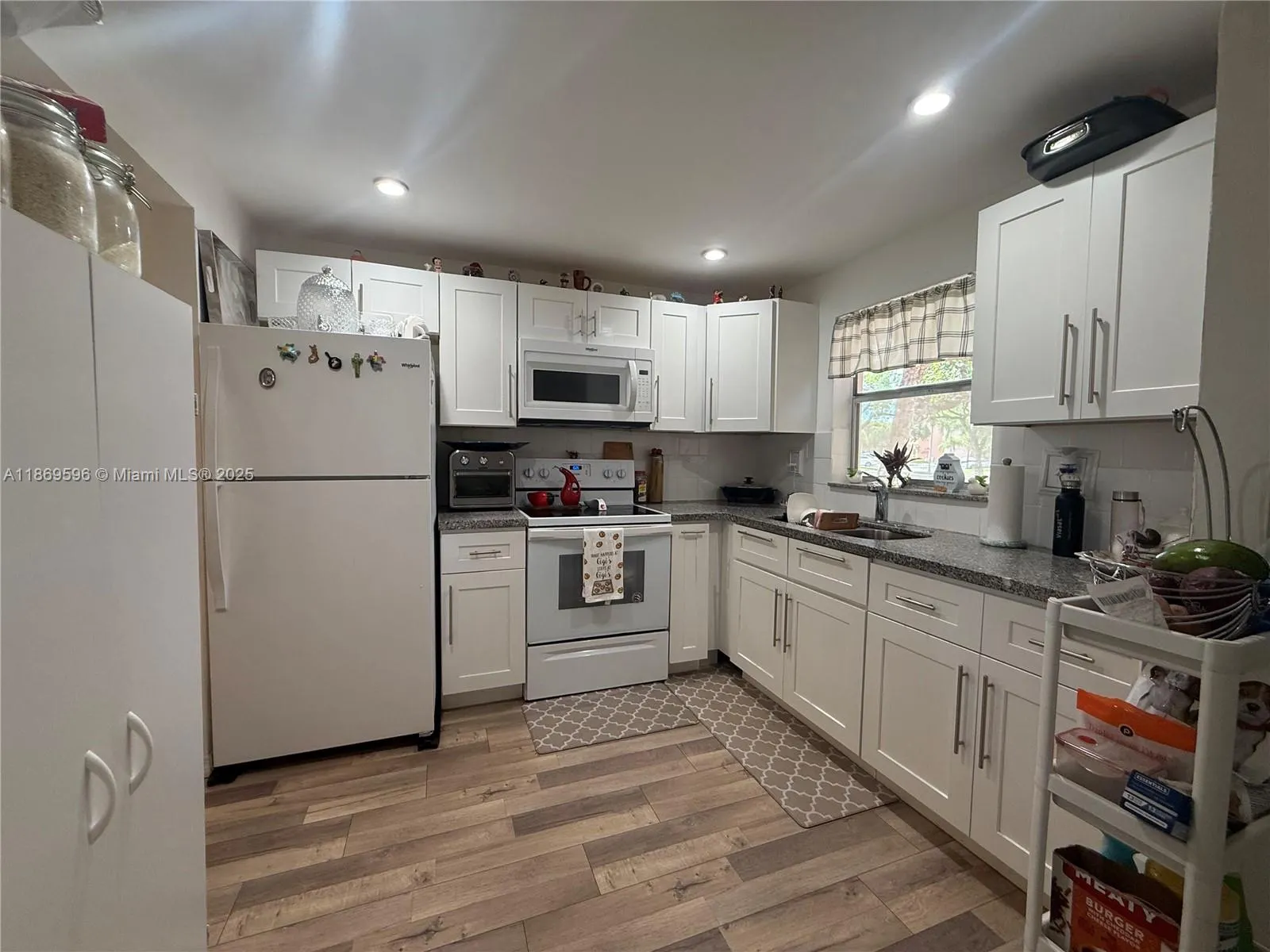 9581 Sunrise Lakes Blvd, #101
