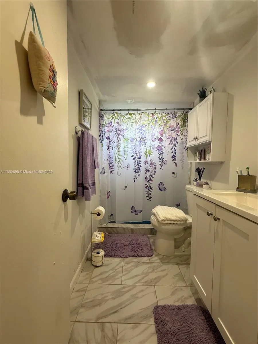 9581 Sunrise Lakes Blvd, #101