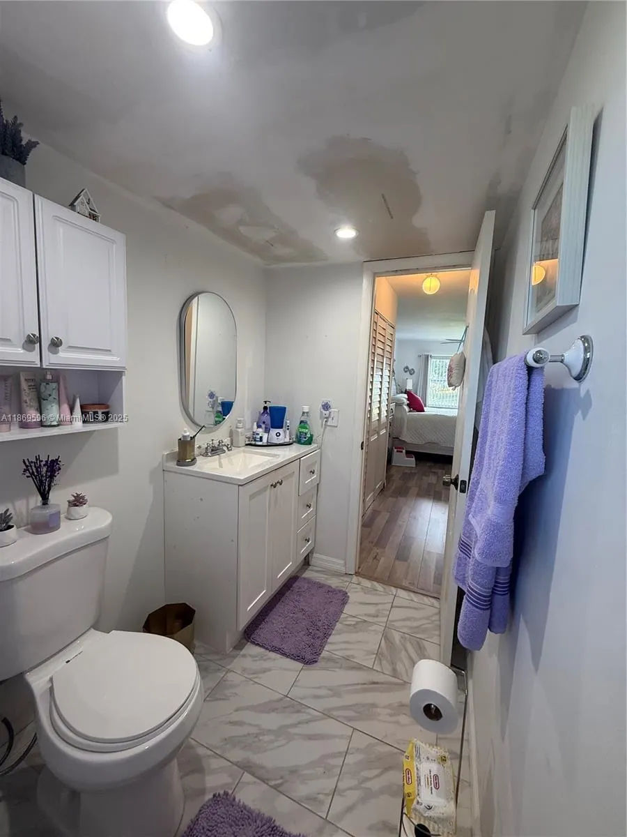 9581 Sunrise Lakes Blvd, #101