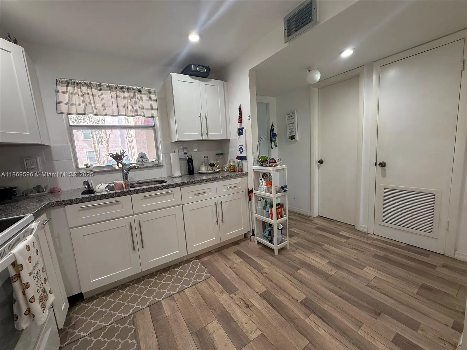 9581 Sunrise Lakes Blvd, #101