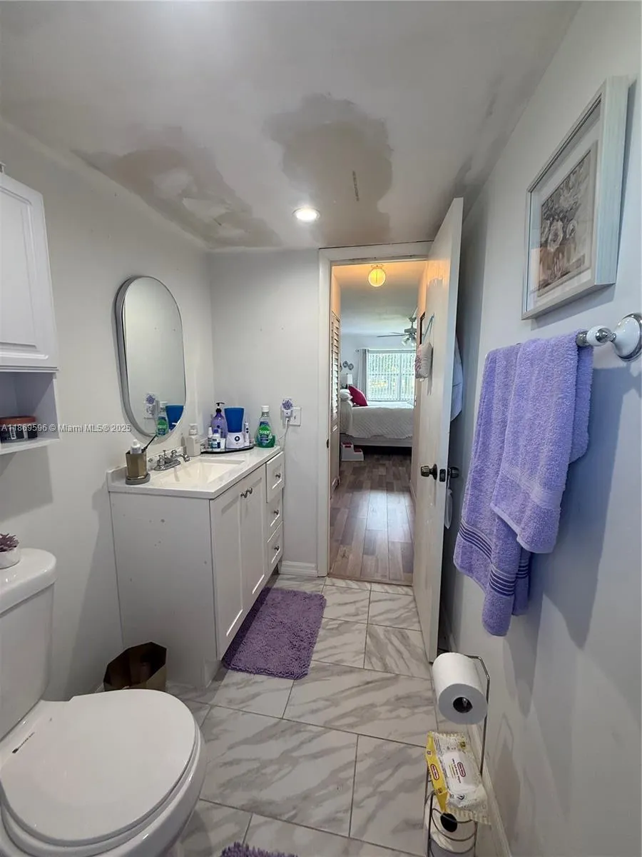 9581 Sunrise Lakes Blvd, #101