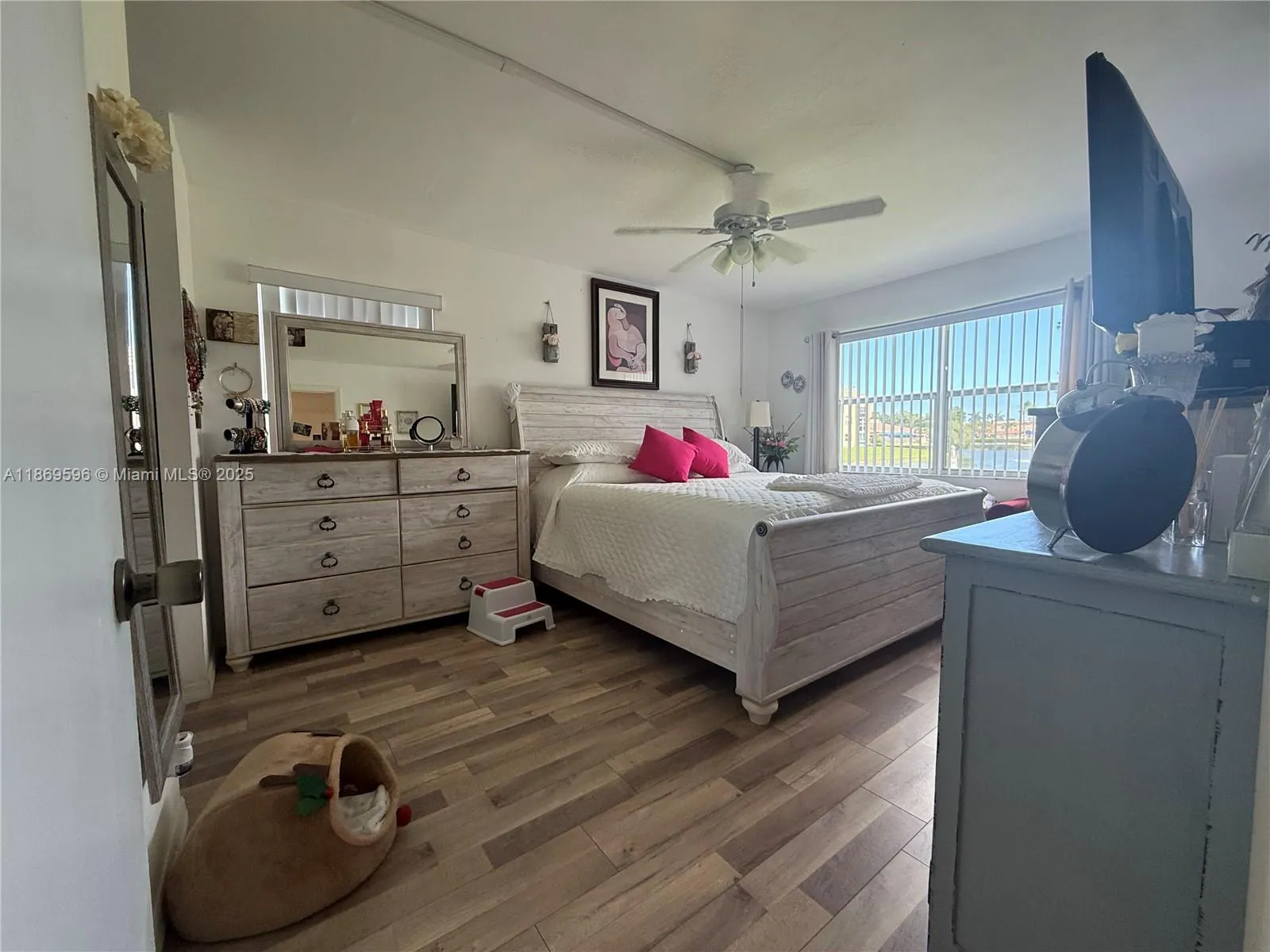 9581 Sunrise Lakes Blvd, #101