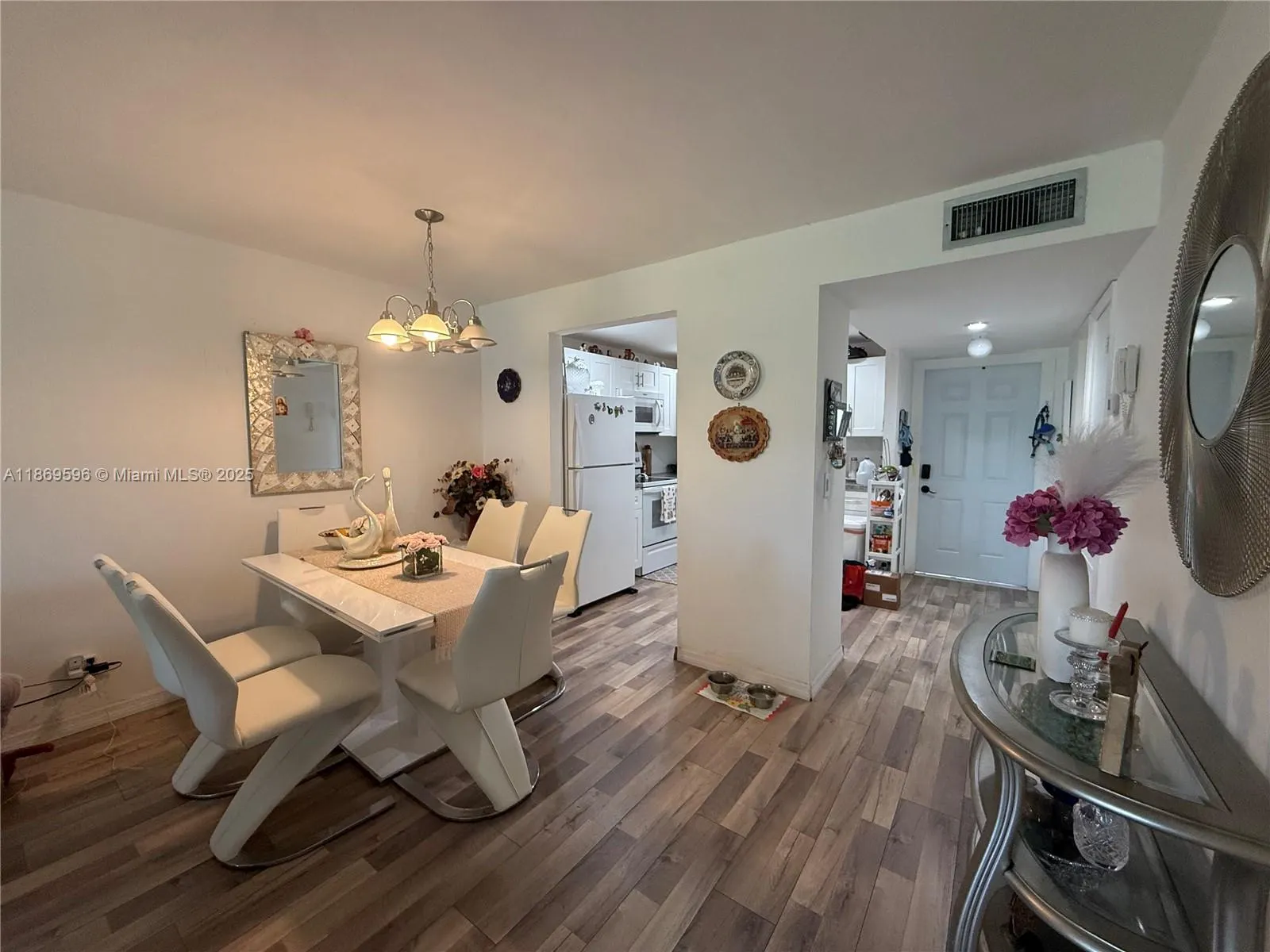 9581 Sunrise Lakes Blvd, #101