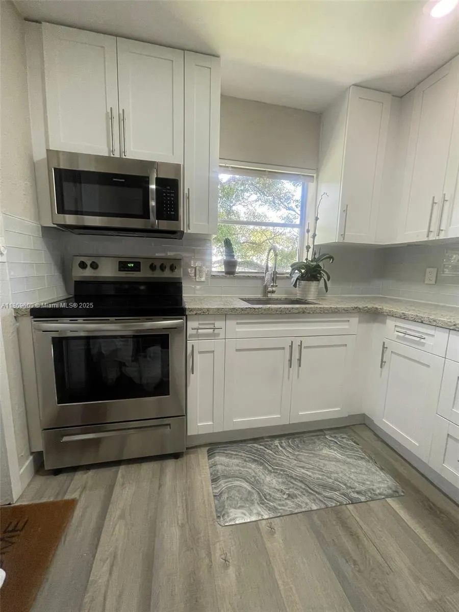2111 Adams St, #0