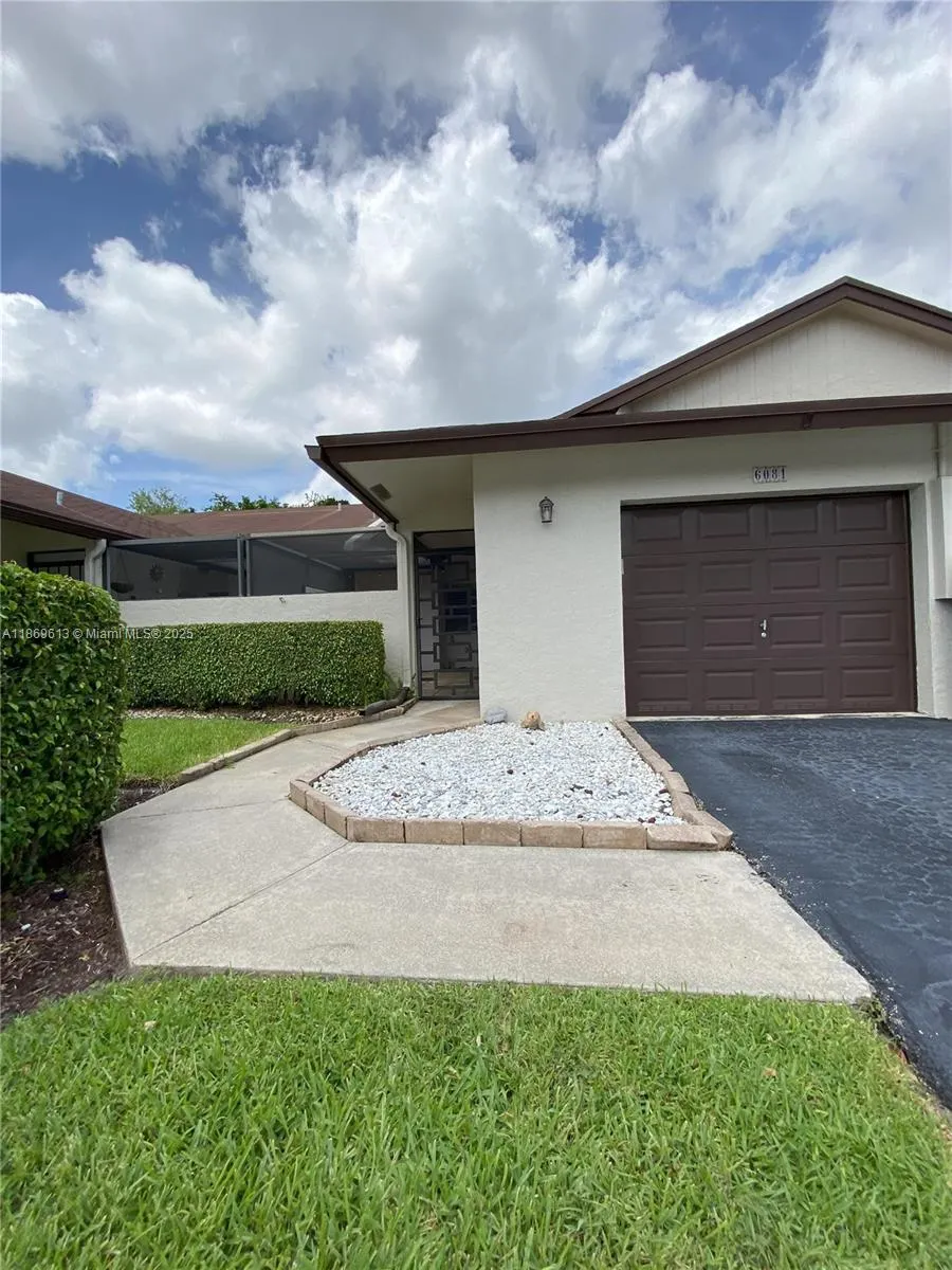 6081 NW 90th Ave