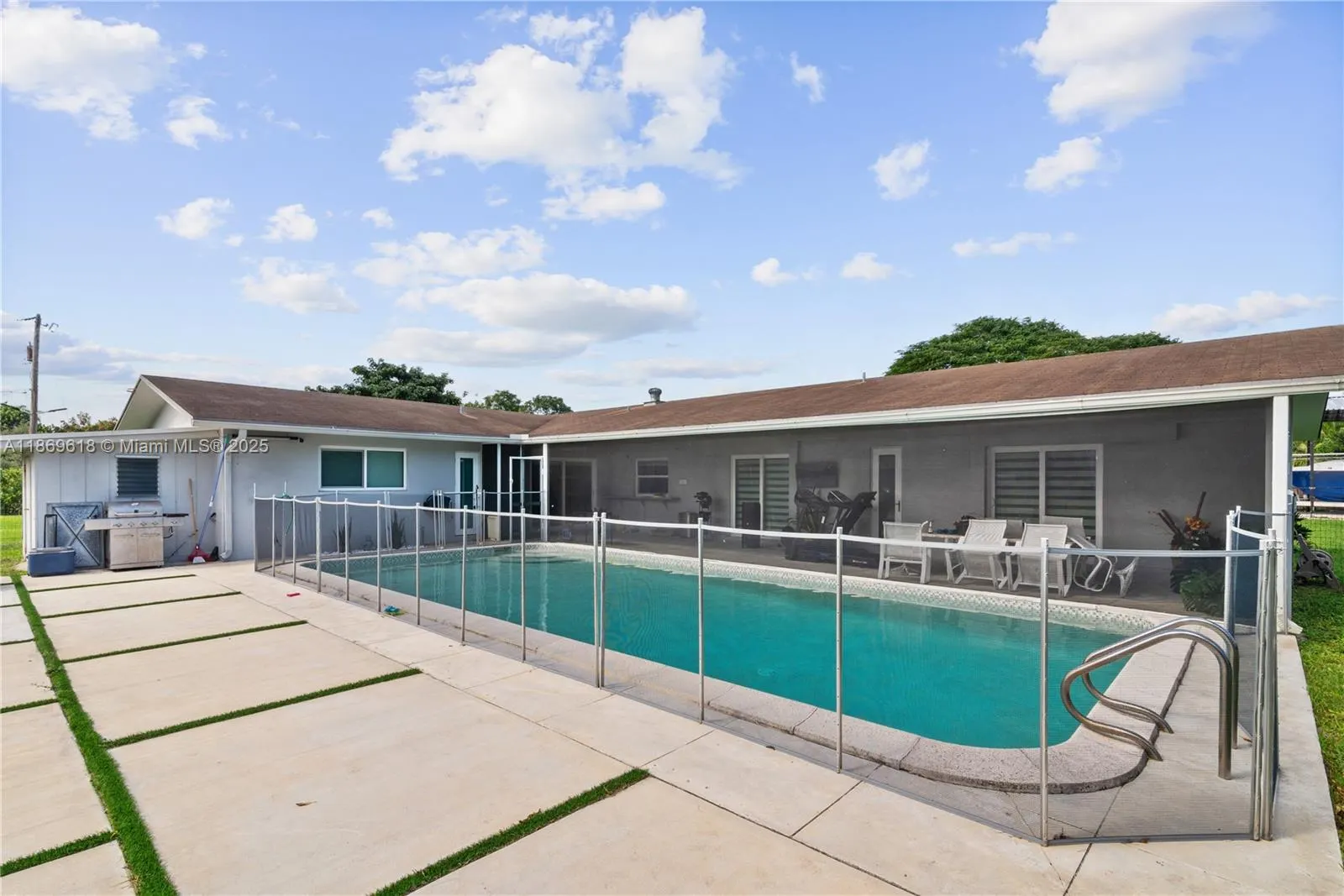17300 SW 294th St