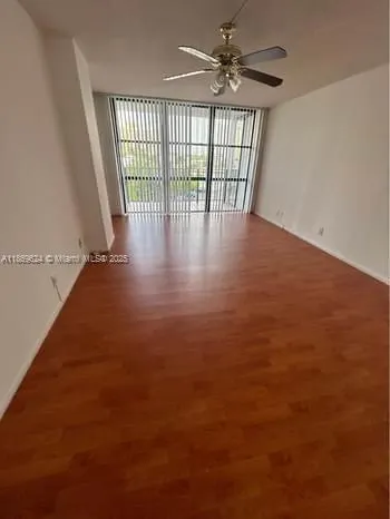 800 Parkview Dr, #406