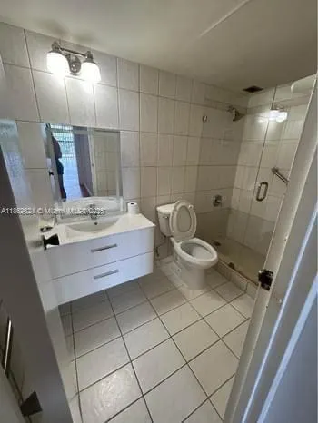 800 Parkview Dr, #406