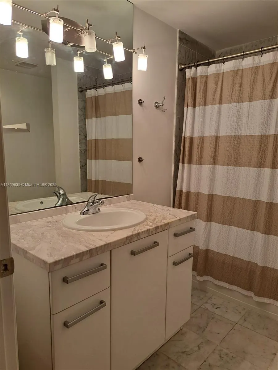 244 BISCAYNE BL, #245