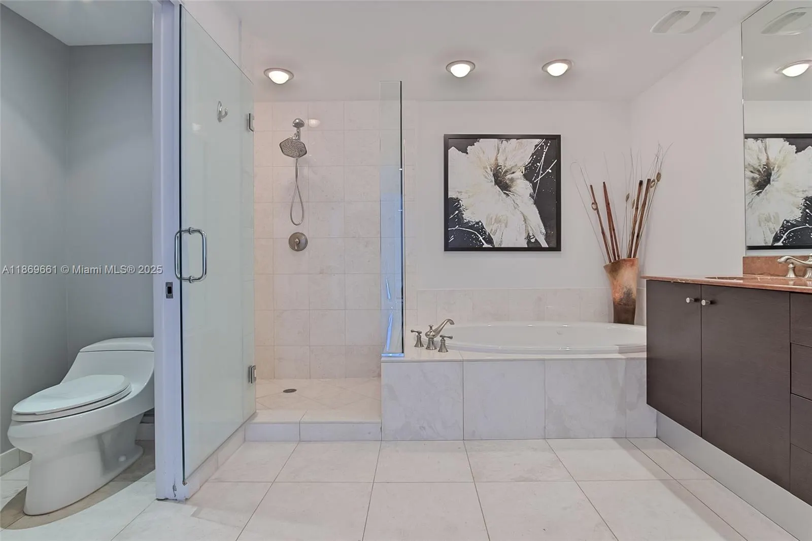 3535 S OCEAN DR, #2002