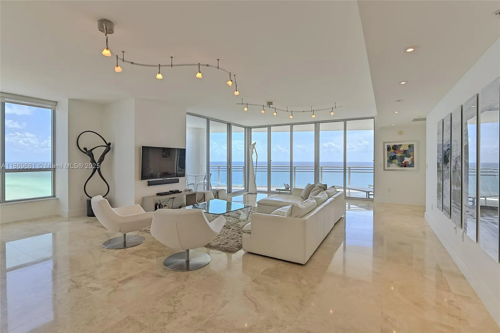 3535 S OCEAN DR, #2002