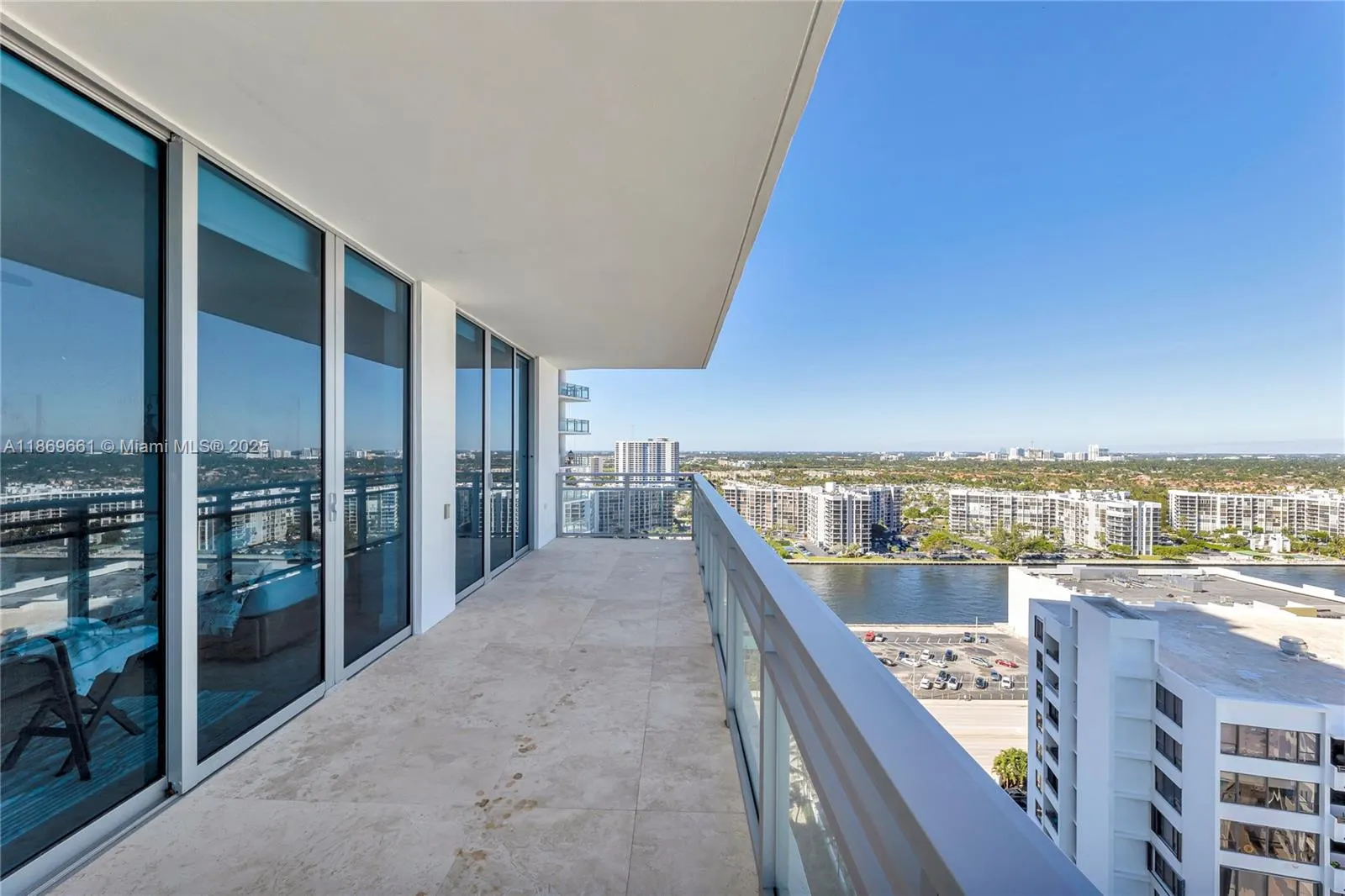 3535 S OCEAN DR, #2002
