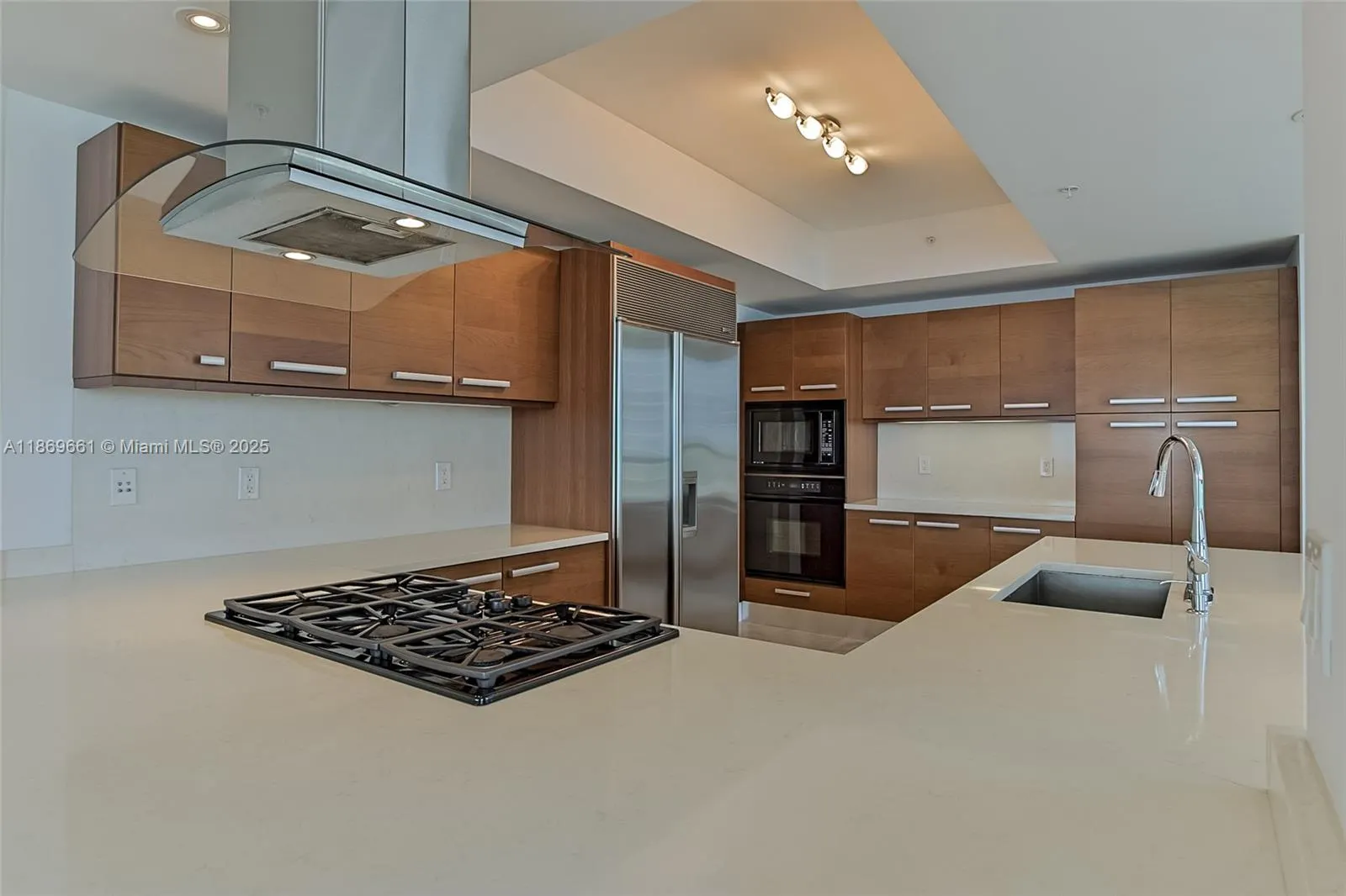 3535 S OCEAN DR, #2002