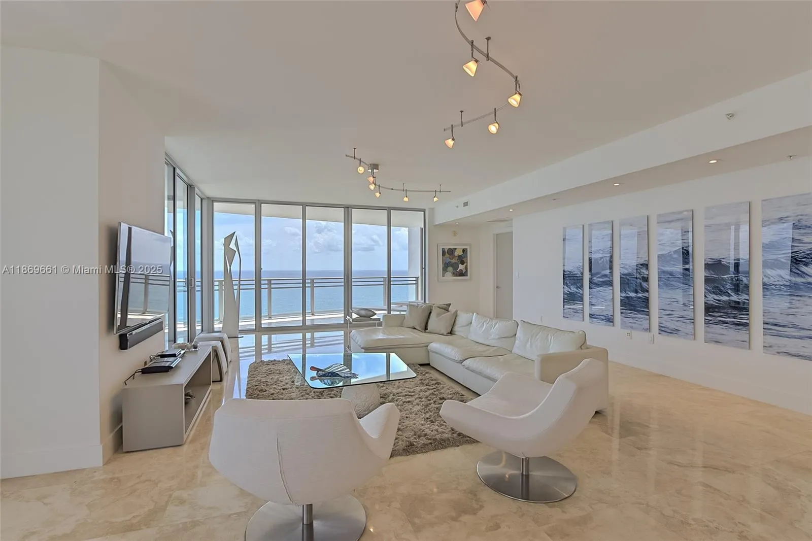3535 S OCEAN DR, #2002