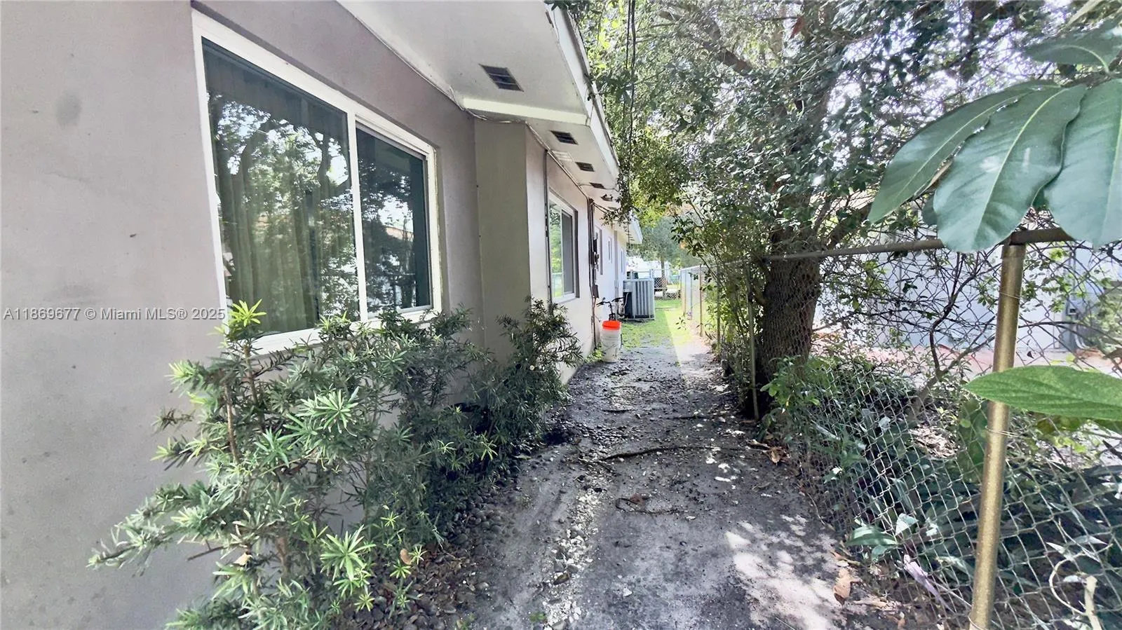 217 S 57th Ter