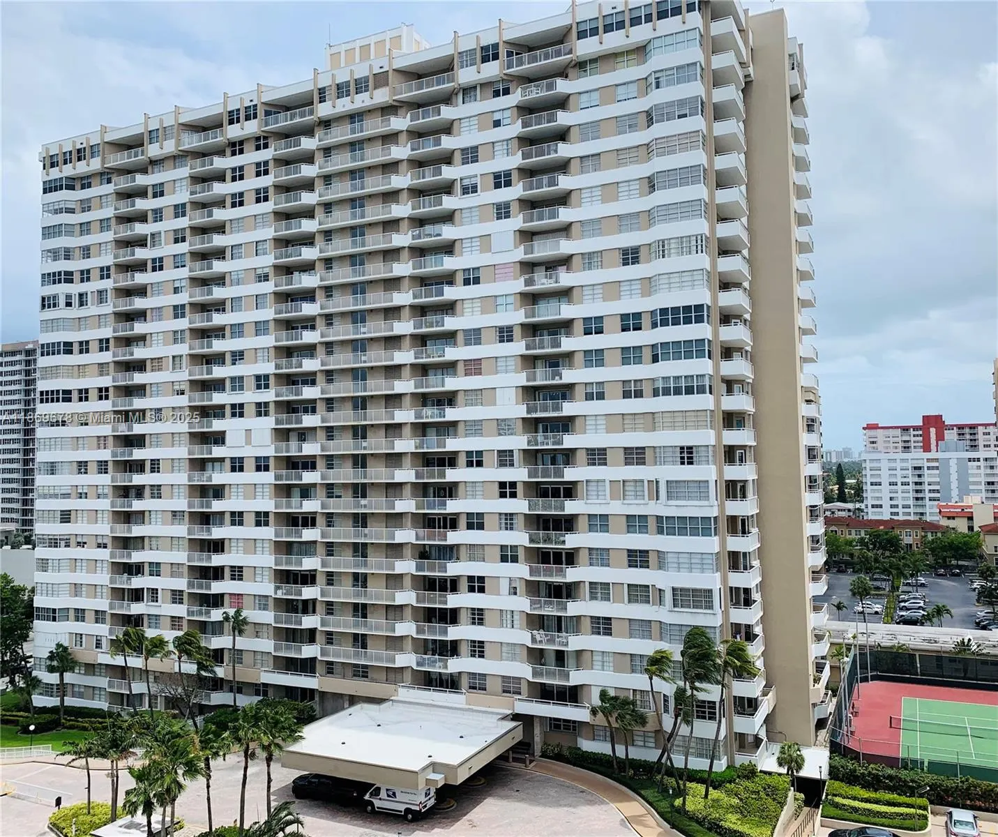 1985 S Ocean Dr, #17M