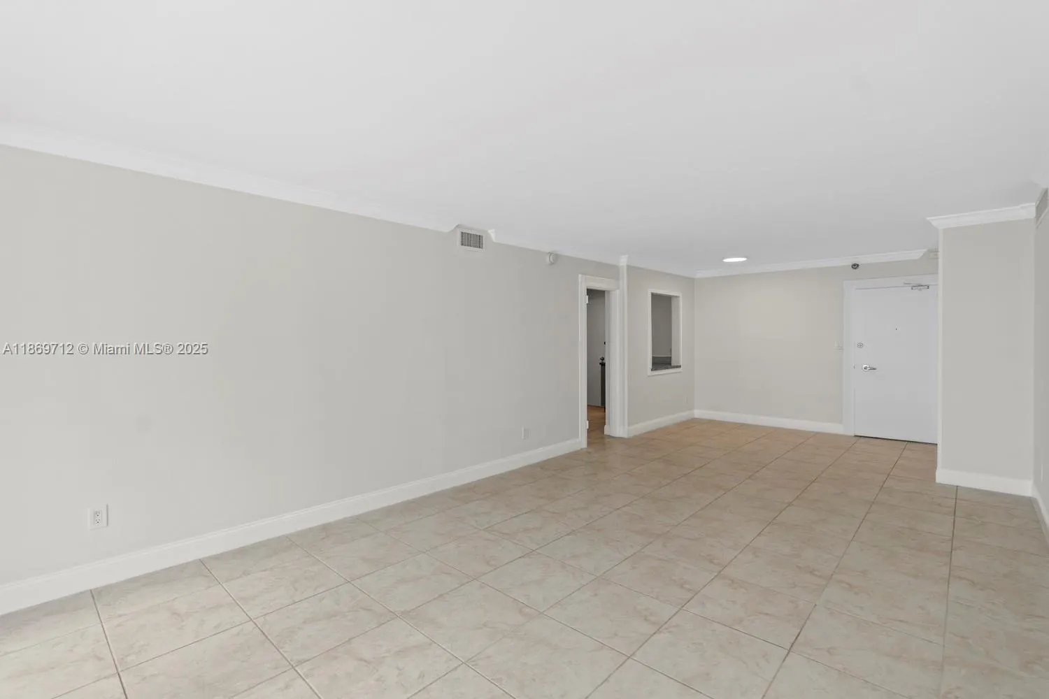 5161 Collins Ave, #701