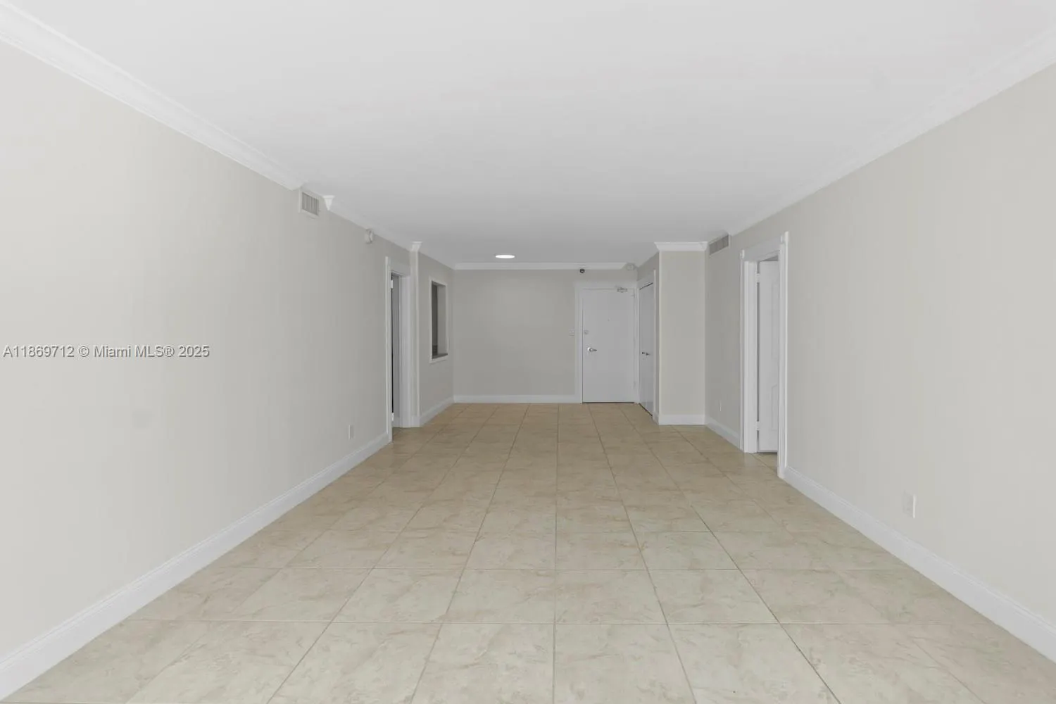 5161 Collins Ave, #701