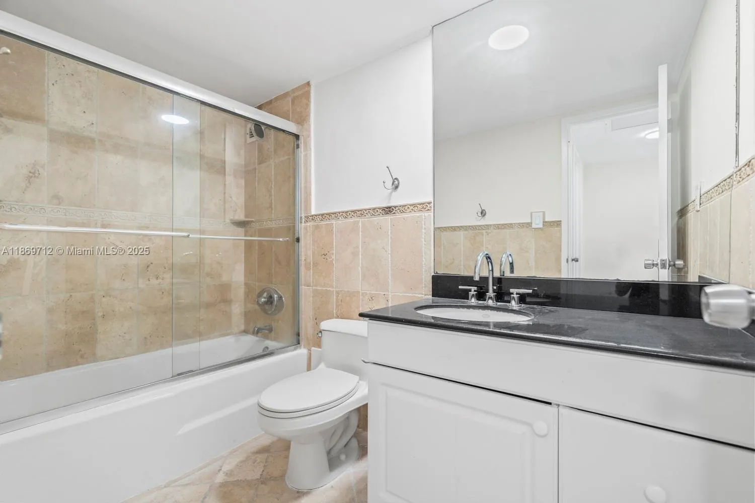 5161 Collins Ave, #701