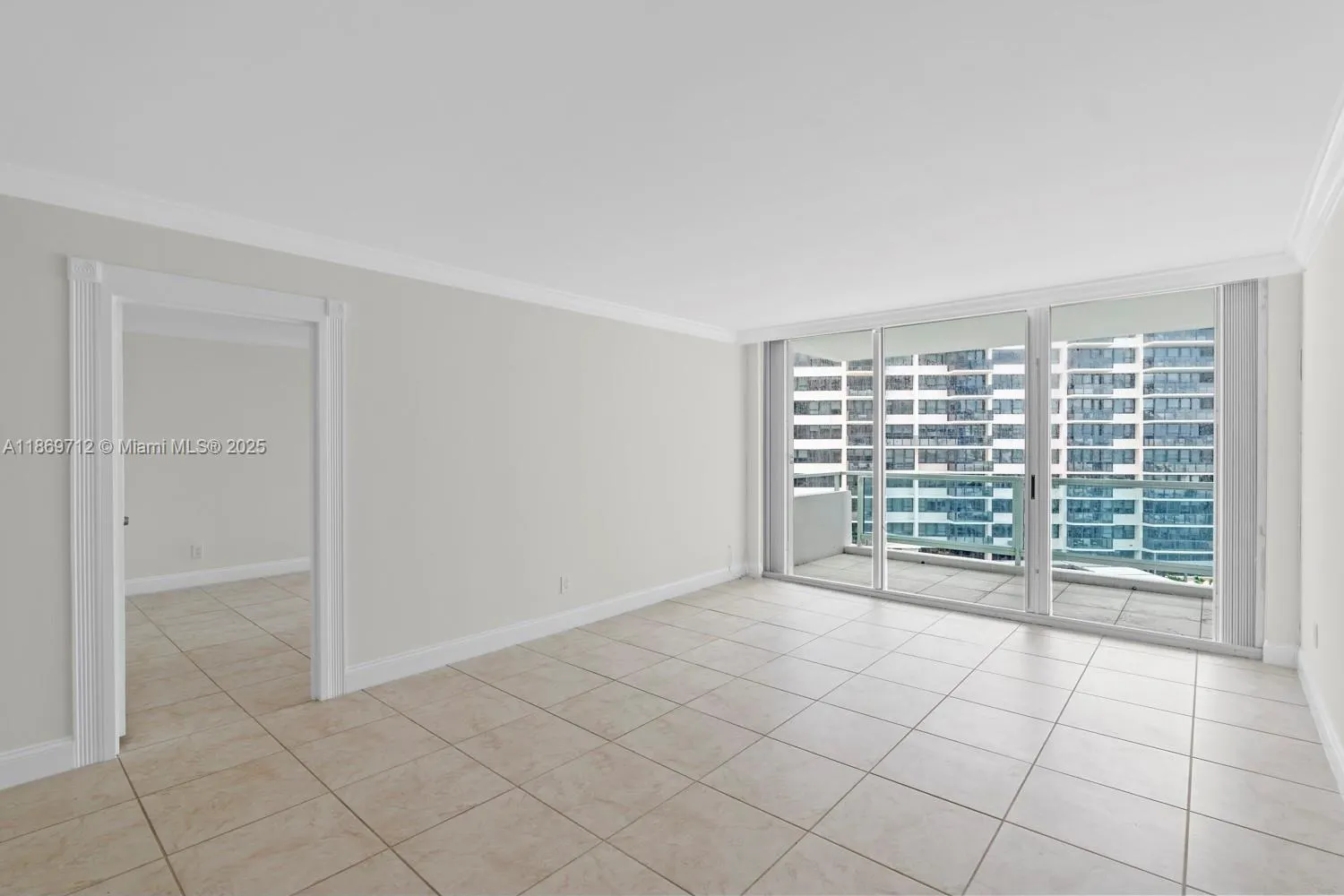 5161 Collins Ave, #701