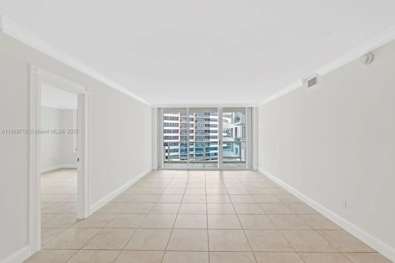 5161 Collins Ave, #701