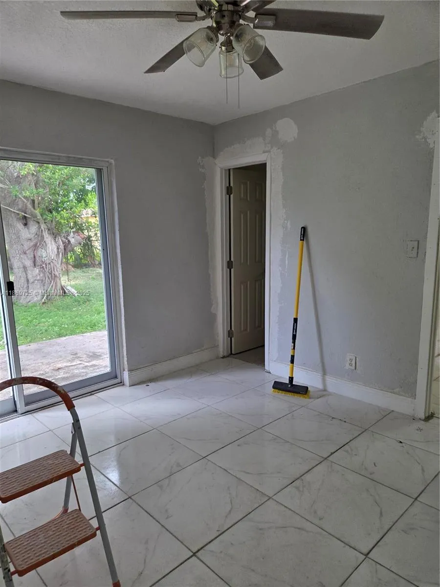 3000 NW 8th Ct