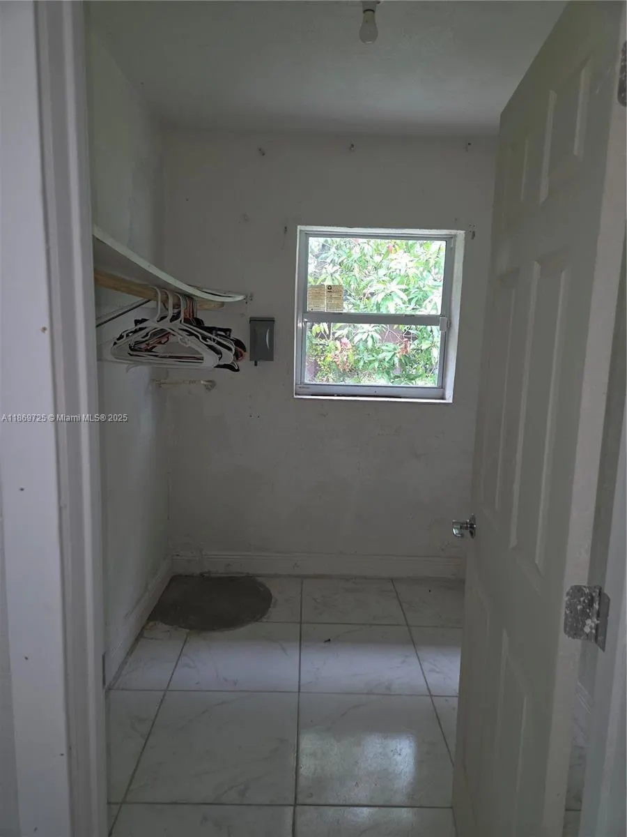 3000 NW 8th Ct