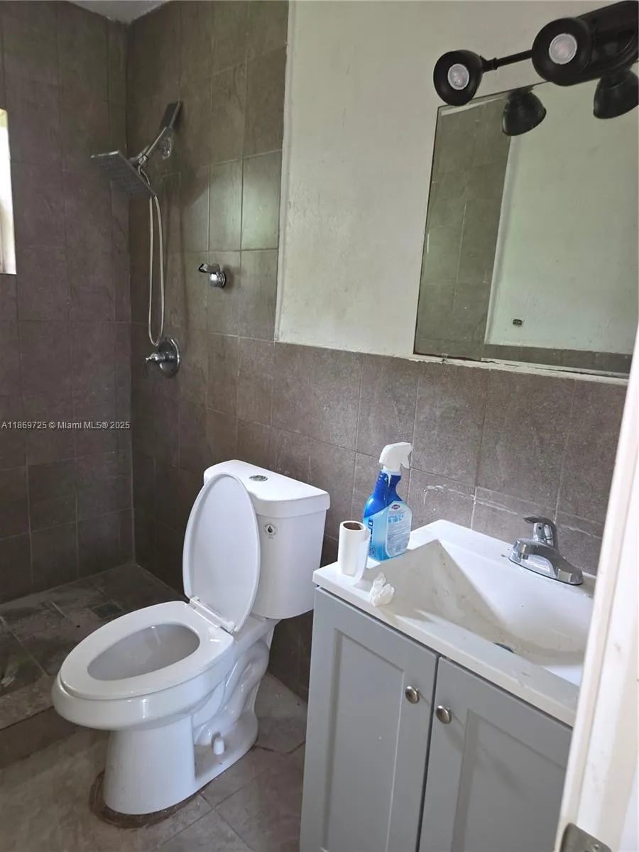 3000 NW 8th Ct