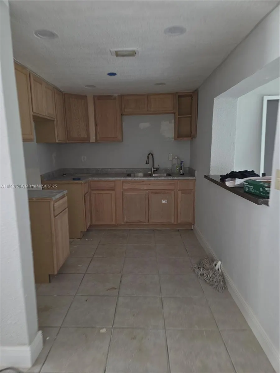 3000 NW 8th Ct