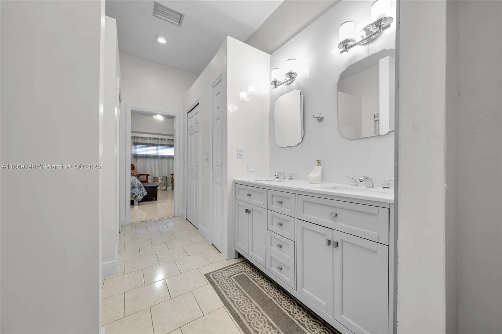 128 SW 19th LN.