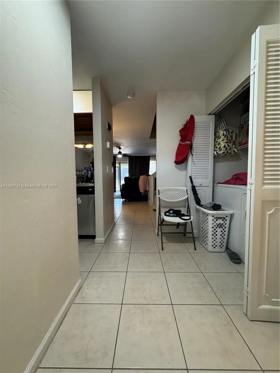 9170 NW 44th Ct