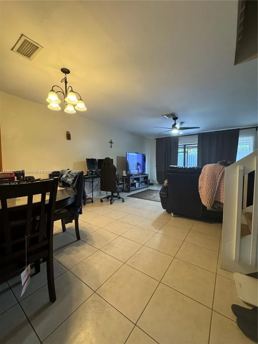 9170 NW 44th Ct