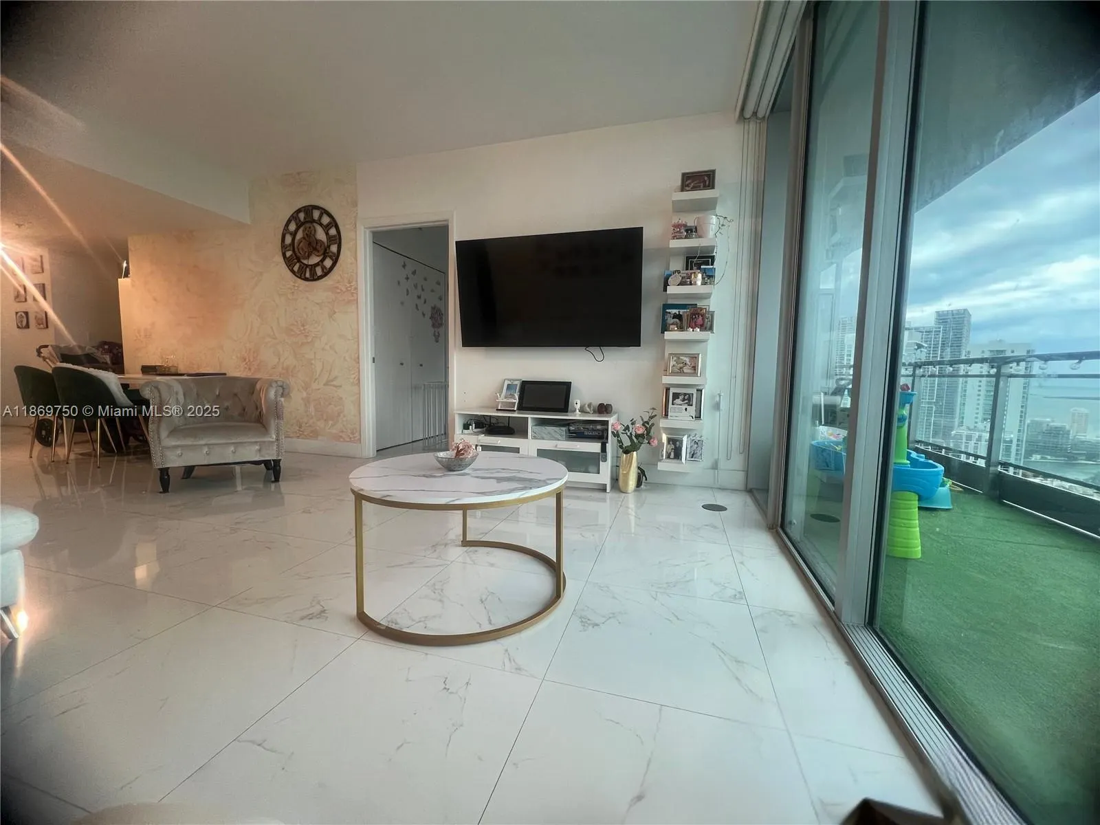 92 SW 3rd St, #3803